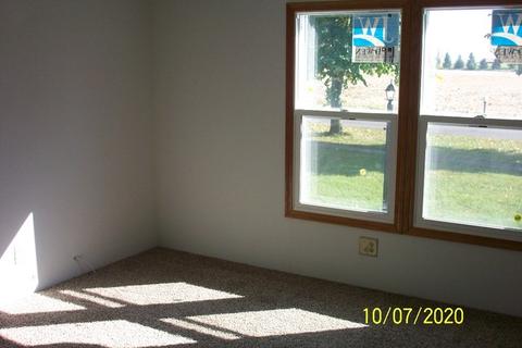 620 N Maple St, Gilman, IL 60938 photo 13