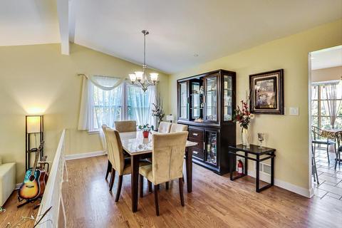 3938 Carousel Dr, Northbrook, IL 60062 photo 8