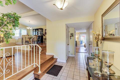 3938 Carousel Dr, Northbrook, IL 60062 photo 4