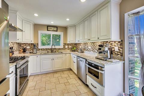 3938 Carousel Dr, Northbrook, IL 60062 photo 11