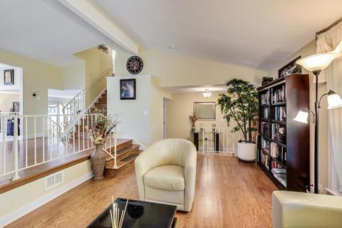 3938 Carousel Dr, Northbrook, IL 60062 photo 7