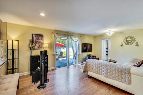 3938 Carousel Dr, Northbrook, IL 60062 photo 16