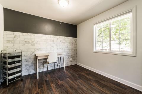 909 Southside Ave, Mchenry, IL 60051 photo 14
