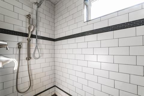 909 Southside Ave, Mchenry, IL 60051 photo 13