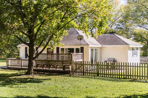909 Southside Ave, Mchenry, IL 60051 photo 4