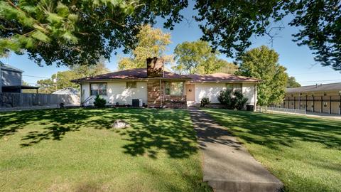 1002 Samantha St, Normal, IL 61761 photo 2