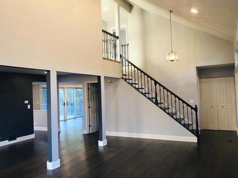 253 Village Ln, Bartlett, IL 60103 photo 2