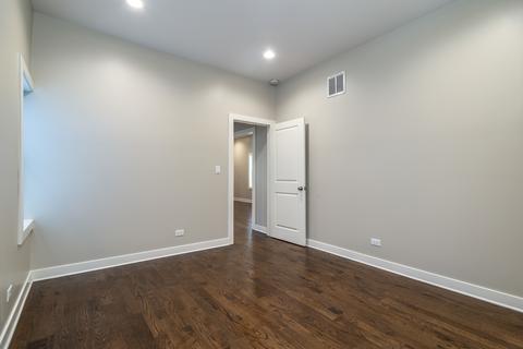 529 E 46th St, Chicago, IL 60653 photo 13