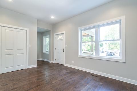 529 E 46th St, Chicago, IL 60653 photo 2