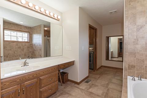 2233 Holbrook Dr, Normal, IL 61761 photo 35