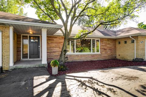 3579 Techny Rd, Northbrook, IL 60062 photo 1
