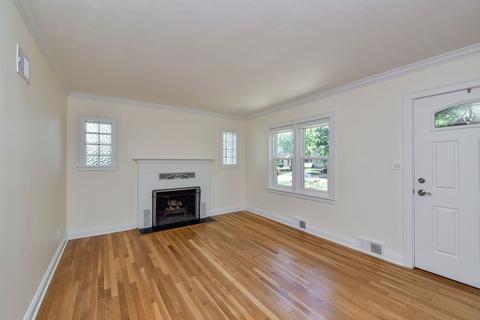 1122 Howard St, Wheaton, IL 60187 photo 5
