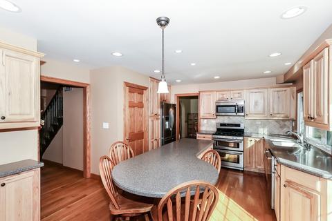 177 Jervey Ln, Bartlett, IL 60103 photo 9