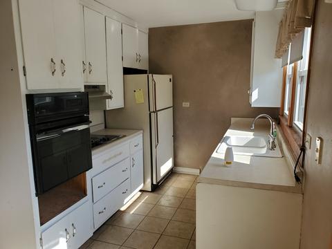 555 Wilcox Ave, Elgin, IL 60123 photo 8