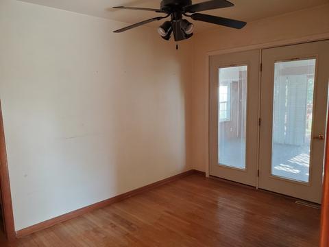 555 Wilcox Ave, Elgin, IL 60123 photo 9