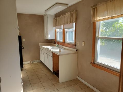 555 Wilcox Ave, Elgin, IL 60123 photo 7