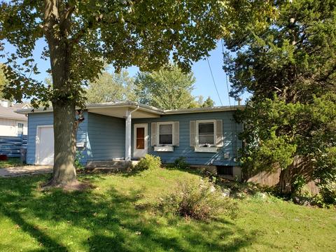 555 Wilcox Ave, Elgin, IL 60123 photo 2