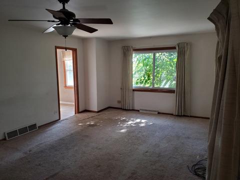 555 Wilcox Ave, Elgin, IL 60123 photo 6