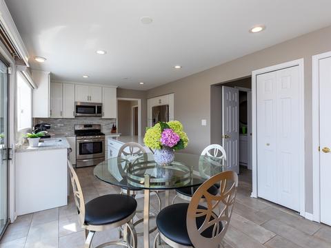 1935 Fairway Ct, Hoffman Estates, IL 60169 photo 10