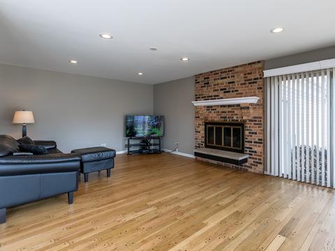 1935 Fairway Ct, Hoffman Estates, IL 60169 photo 13