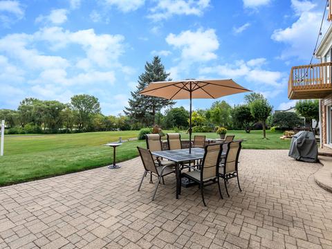 1935 Fairway Ct, Hoffman Estates, IL 60169 photo 4
