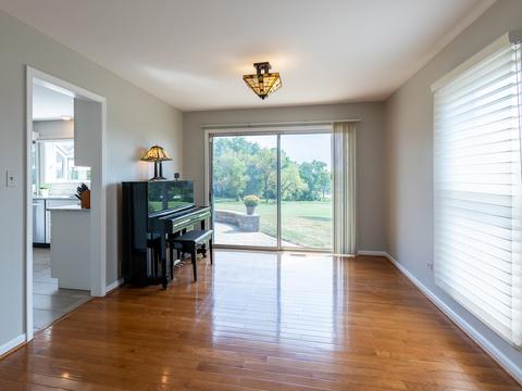 1935 Fairway Ct, Hoffman Estates, IL 60169 photo 6