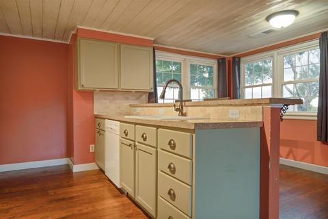 403 W North St, Danvers, IL 61732 photo 7