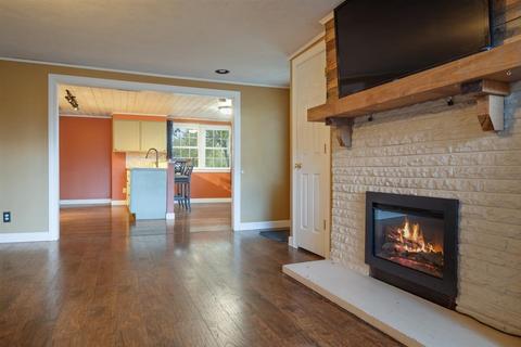 403 W North St, Danvers, IL 61732 photo 4
