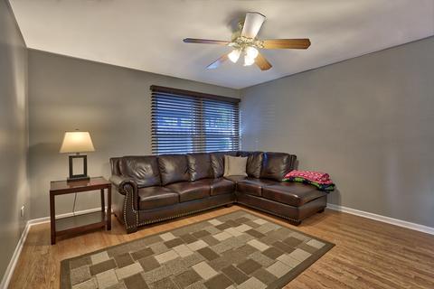 463 Simone Dr, Des Plaines, IL 60016 photo 7