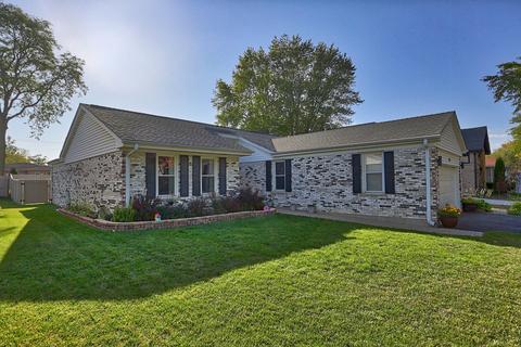 463 Simone Dr, Des Plaines, IL 60016 photo 3