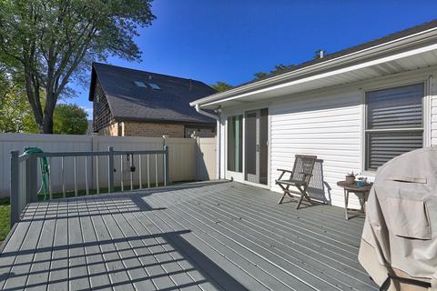 463 Simone Dr, Des Plaines, IL 60016 photo 22