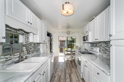 817 Valley Stream Dr #D, Wheeling, IL 60090 photo 5