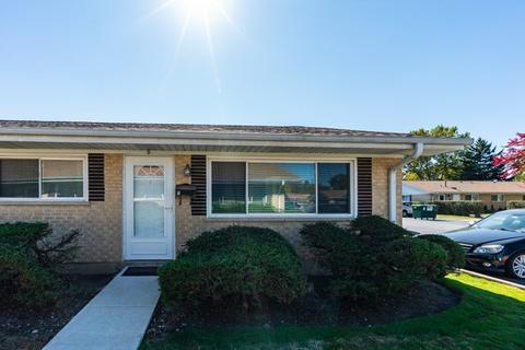 817 Valley Stream Dr #D, Wheeling, IL 60090 photo 2