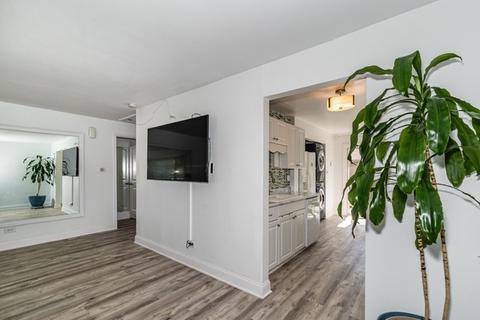 817 Valley Stream Dr #D, Wheeling, IL 60090 photo 4