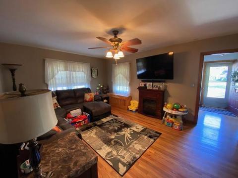 424 E North St, Peotone, IL 60468 photo 8
