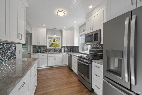 79 S Alfred Ave, Elgin, IL 60123 photo 7