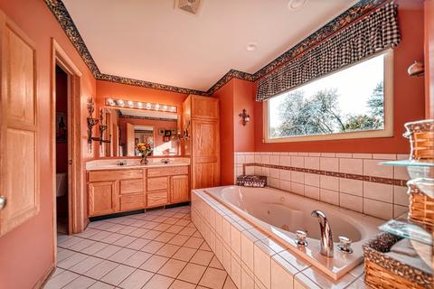 2304 Fox Bluff Ln, Spring Grove, IL 60081 photo 16