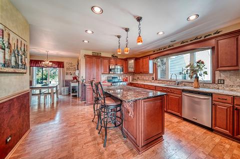2304 Fox Bluff Ln, Spring Grove, IL 60081 photo 8