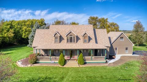 2304 Fox Bluff Ln, Spring Grove, IL 60081 photo 1