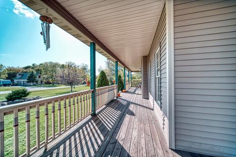 2304 Fox Bluff Ln, Spring Grove, IL 60081 photo 6