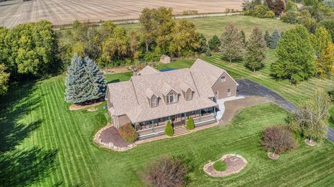 2304 Fox Bluff Ln, Spring Grove, IL 60081 photo 3