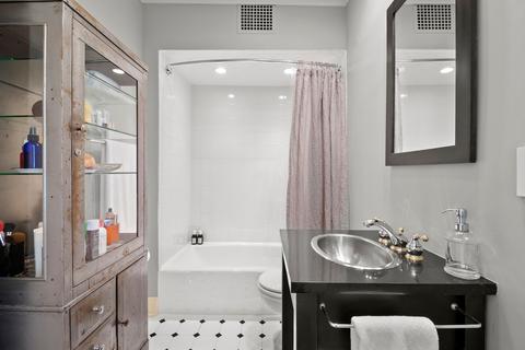 70 E Scott St #308, Chicago, IL 60610 photo 17
