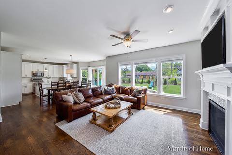 220 E Hawthorne Blvd, Wheaton, IL 60187 photo 8