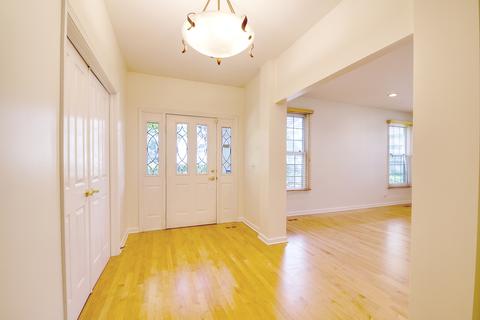107 Harvard Ct, Glenview, IL 60026 photo 3