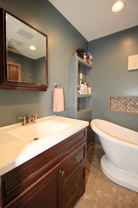 100 Elm St, Le Roy, IL 61752 photo 17