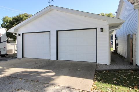 100 Elm St, Le Roy, IL 61752 photo 25