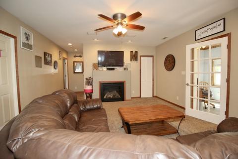 100 Elm St, Le Roy, IL 61752 photo 7