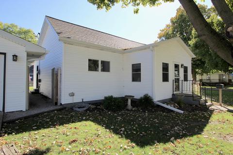 100 Elm St, Le Roy, IL 61752 photo 23