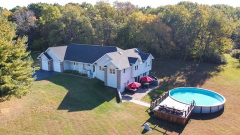 879 Equestrian Pointe Dr, Oregon, IL 61061 photo 1