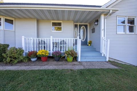 879 Equestrian Pointe Dr, Oregon, IL 61061 photo 4
